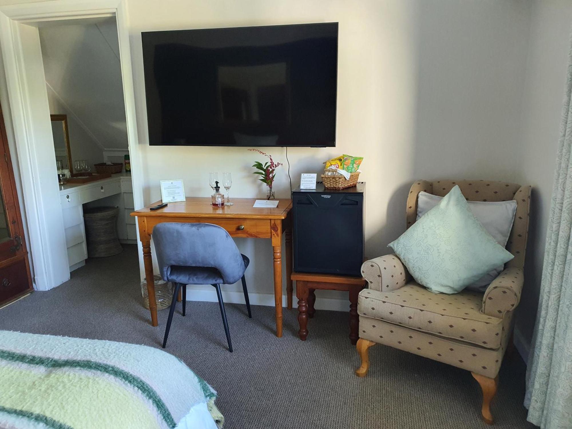 Wild Olive & 4* Cape Town