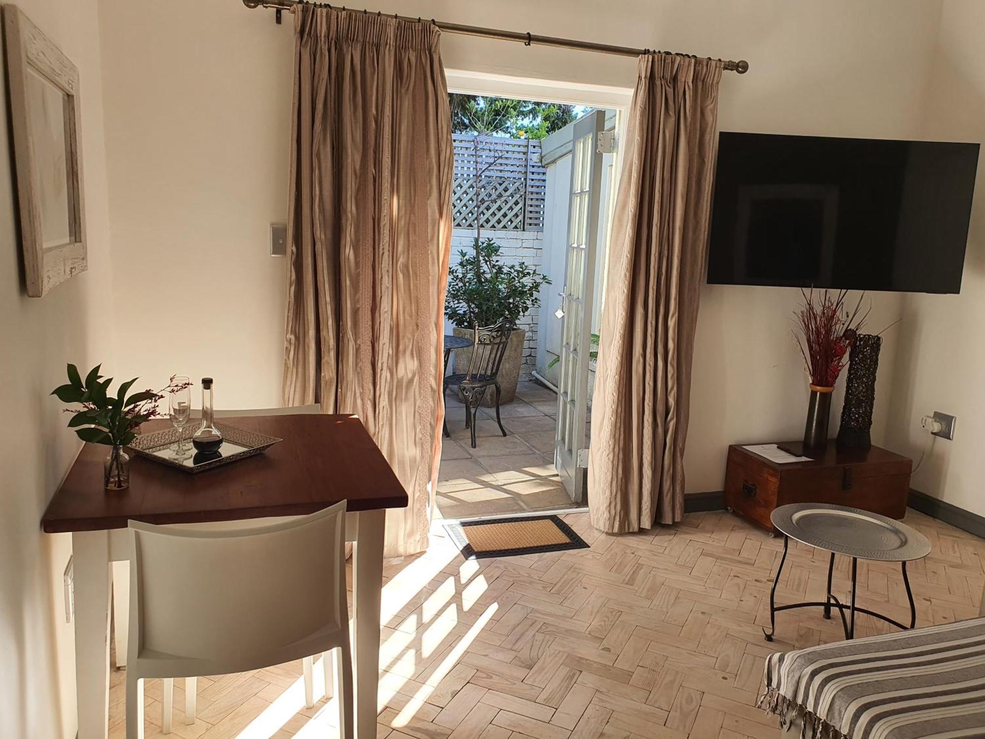 Wild Olive & Guest house 4*